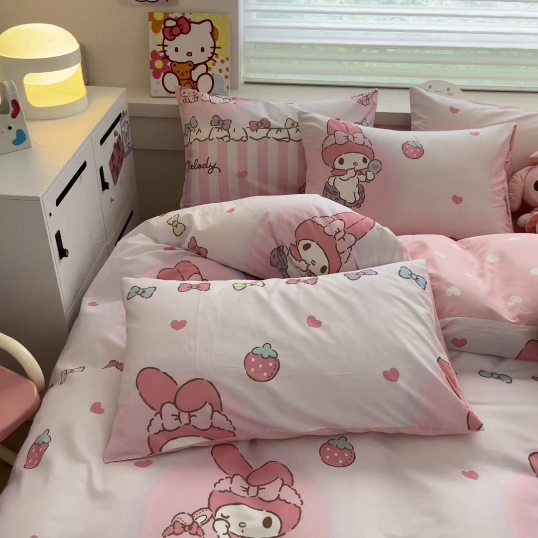 91家纺网 家纺一手货源 找家纺 暮思家居 2026新款正版授权三丽鸥全棉纯棉四件套系列-第一批 洋娃娃美乐蒂