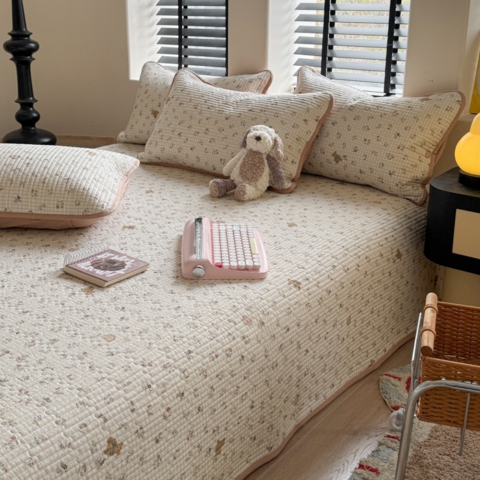 91家纺网 家纺一手货源 找家纺 茉夕家纺 2026新款春季双面纯棉印花单品床盖单件床盖 小熊时光