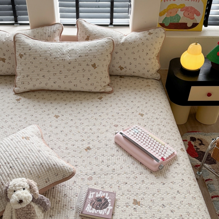 91家纺网 家纺一手货源 找家纺 茉夕家纺 2026新款春季双面纯棉印花单品床盖单件床盖 小熊时光