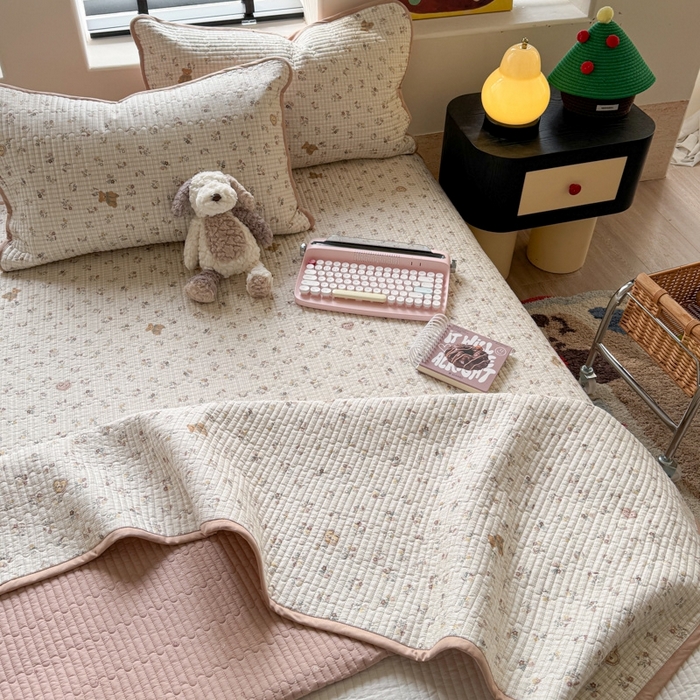 91家纺网 家纺一手货源 找家纺 茉夕家纺 2026新款春季双面纯棉印花单品床盖单件床盖 小熊时光