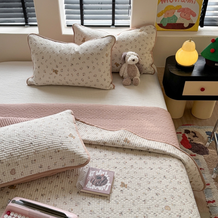 91家纺网 家纺一手货源 找家纺 茉夕家纺 2026新款春季双面纯棉印花单品床盖单件床盖 小熊时光