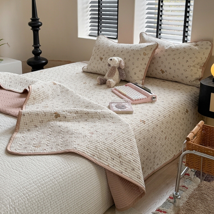 91家纺网 家纺一手货源 找家纺 茉夕家纺 2026新款春季双面纯棉印花单品床盖单件床盖 小熊时光