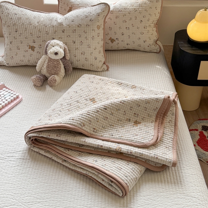 91家纺网 家纺一手货源 找家纺 茉夕家纺 2026新款春季双面纯棉印花单品床盖单件床盖 小熊时光