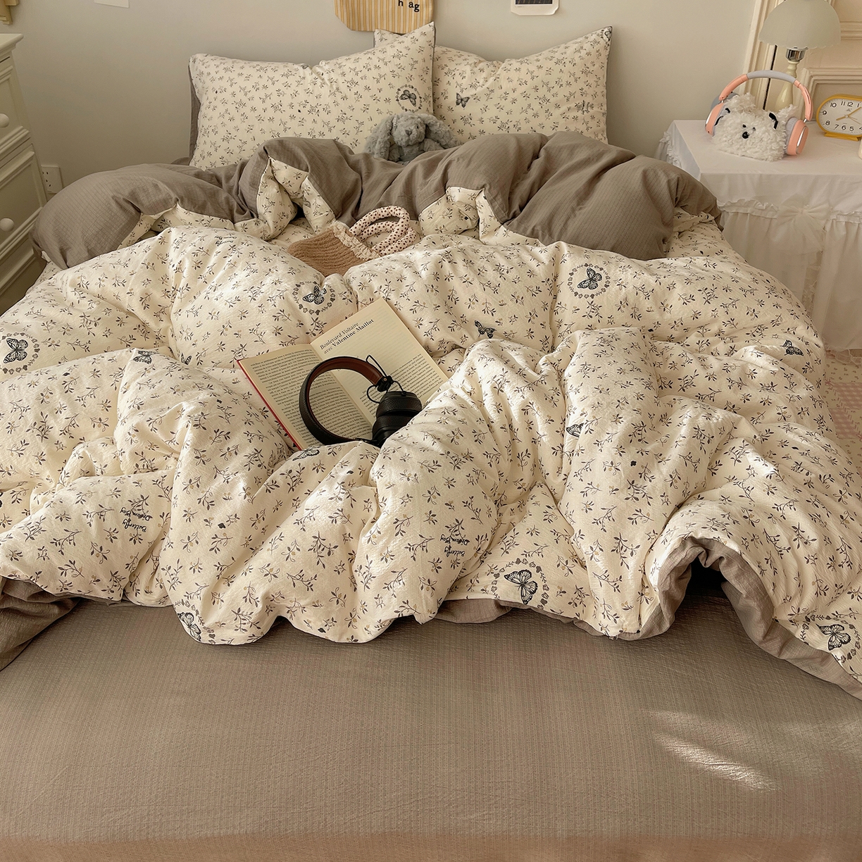 91家纺网 家纺一手货源 找家纺 沐芷 2026 【提供买家秀】简约可爱双层纱四件套床上用品 单被套/四件套 彼岸-困蝶