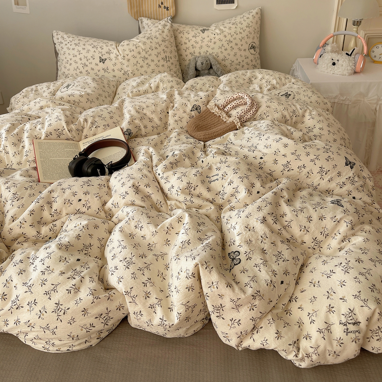 91家纺网 家纺一手货源 找家纺 沐芷 2026 【提供买家秀】简约可爱双层纱四件套床上用品 单被套/四件套 彼岸-困蝶