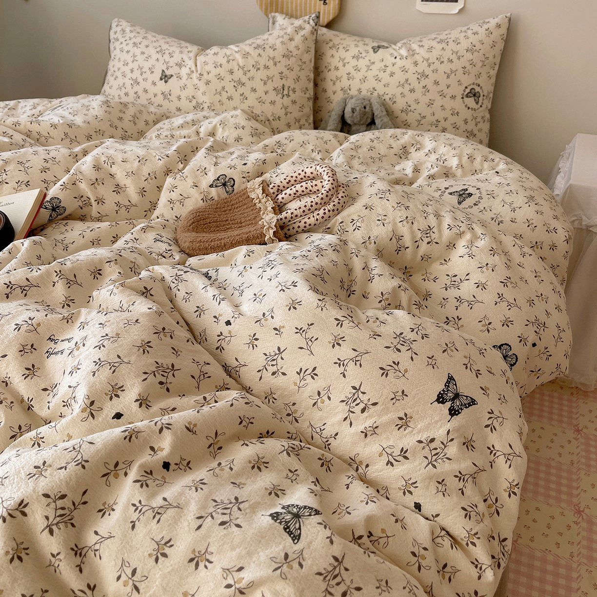 91家纺网 家纺一手货源 找家纺 沐芷 2026 【提供买家秀】简约可爱双层纱四件套床上用品 单被套/四件套 彼岸-困蝶