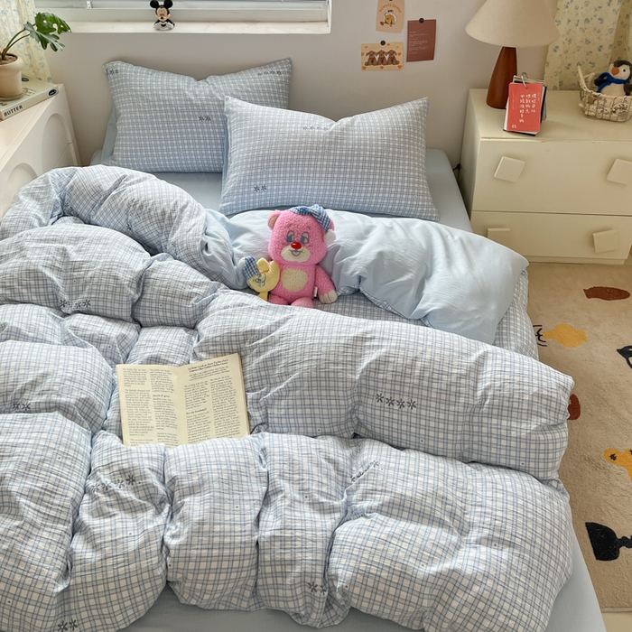 91家纺网 家纺一手货源 找家纺 瑞钰 2025新款云感双层纱暗合四件套 蓝格纹