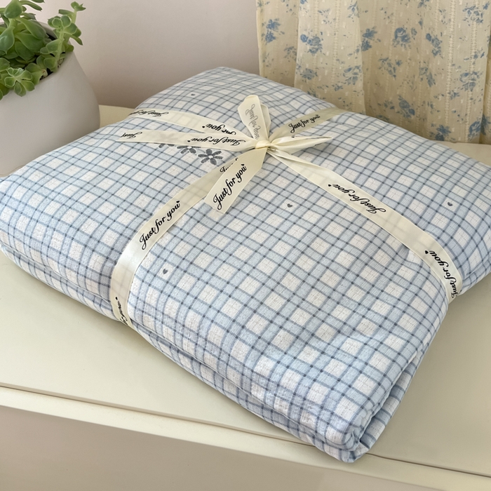 91家纺网 家纺一手货源 找家纺 瑞钰 2025新款云感双层纱暗合四件套 蓝格纹