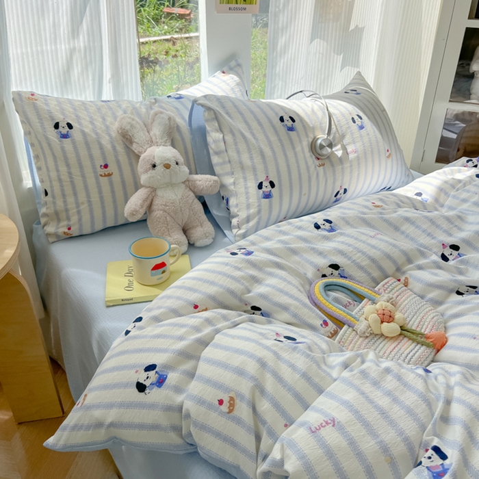 91家纺网 家纺一手货源 找家纺 瑞钰 2025新款云感双层纱暗合四件套 竖条小狗