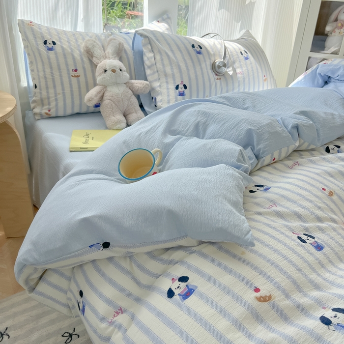 91家纺网 家纺一手货源 找家纺 瑞钰 2025新款云感双层纱暗合四件套 竖条小狗