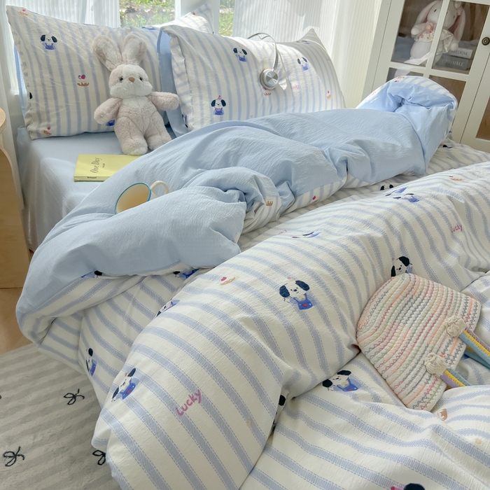 91家纺网 家纺一手货源 找家纺 瑞钰 2025新款云感双层纱暗合四件套 竖条小狗