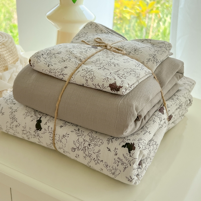 91家纺网 家纺一手货源 找家纺 瑞钰 2025新款云感双层纱暗合四件套 兔与晚风