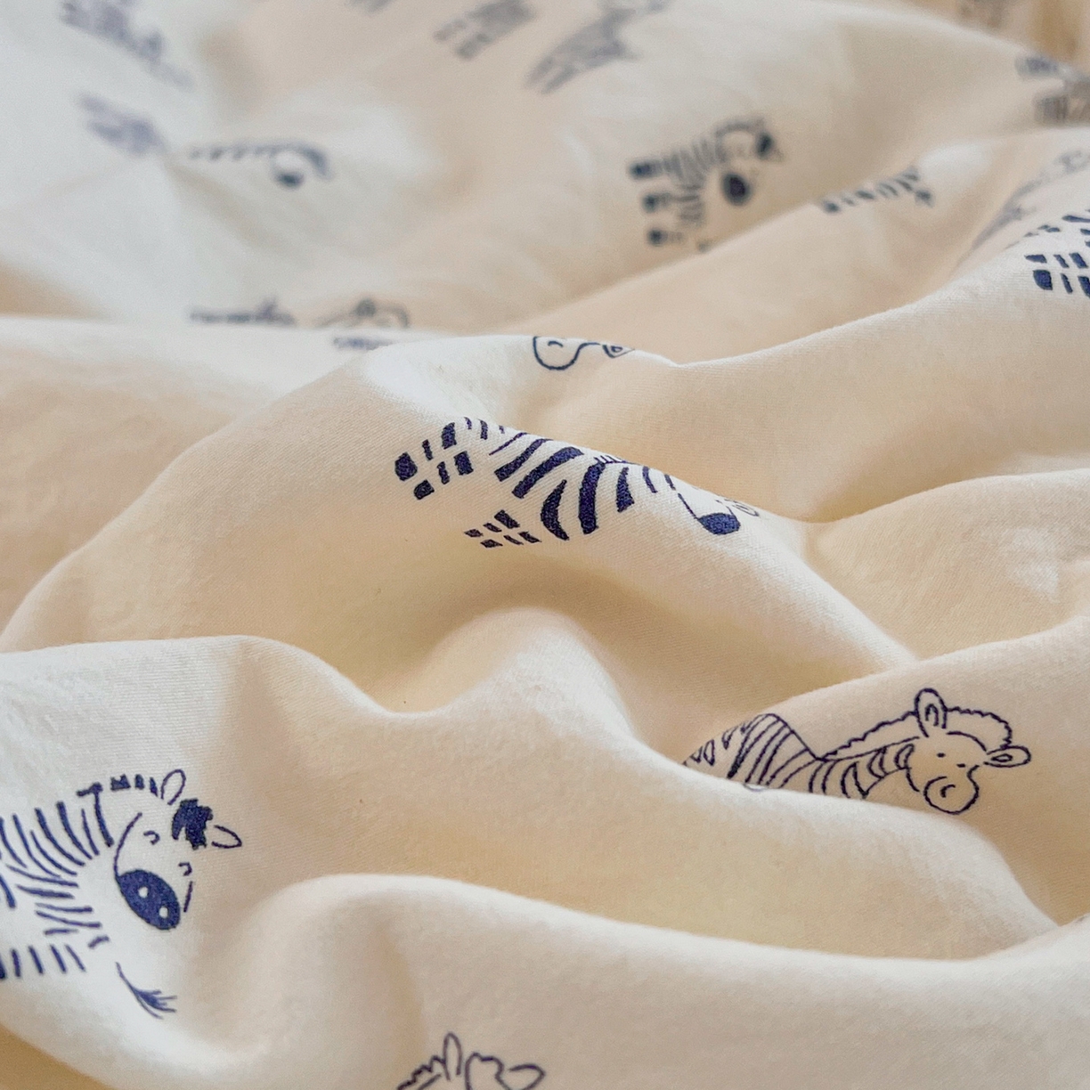 91家纺网 家纺一手货源 找家纺 瑞钰 2026新款A类古法水洗仿棉云感纱四件套斑马