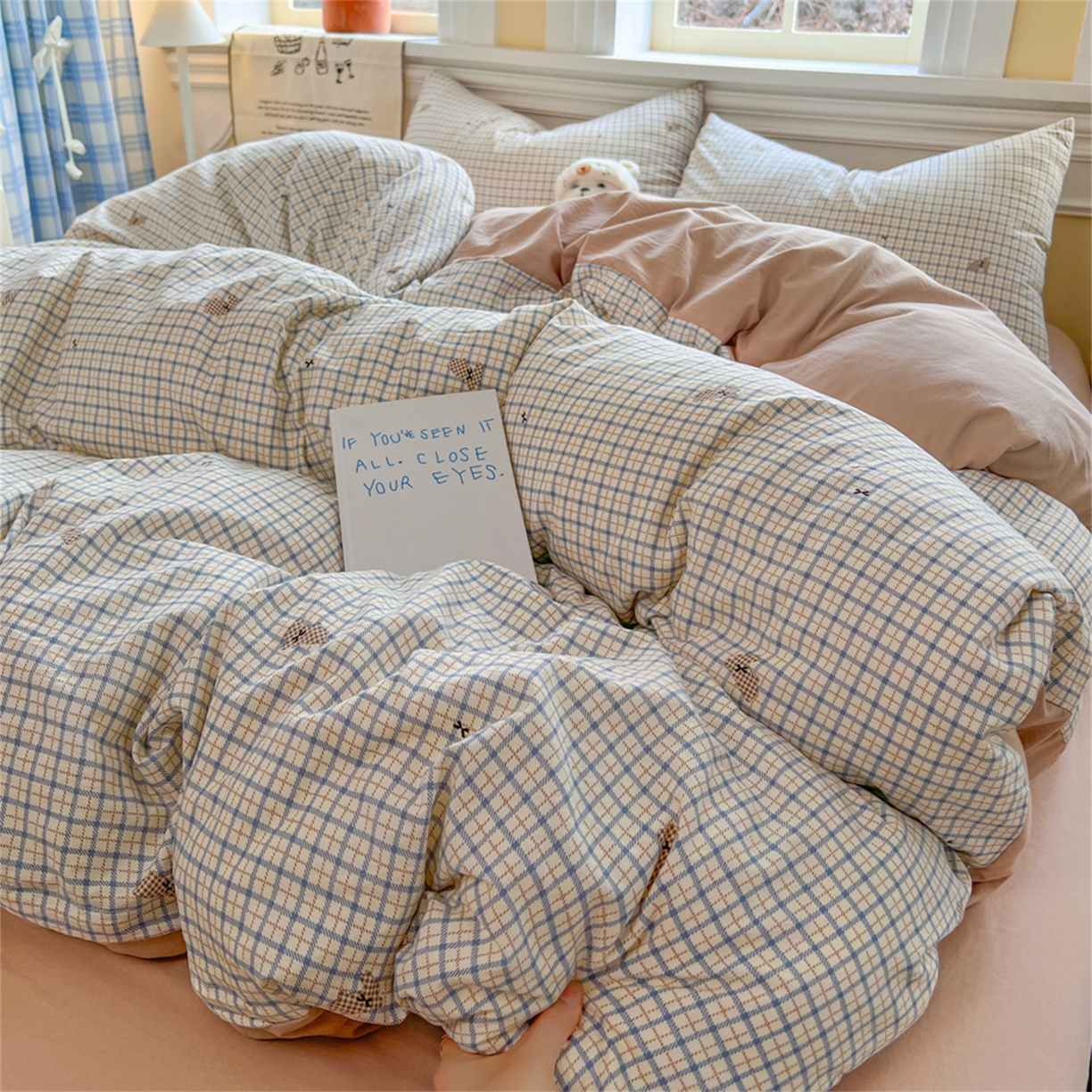 91家纺网 家纺一手货源 找家纺 瑞钰 2026新款A类古法水洗仿棉云感纱四件套焦糖棕格