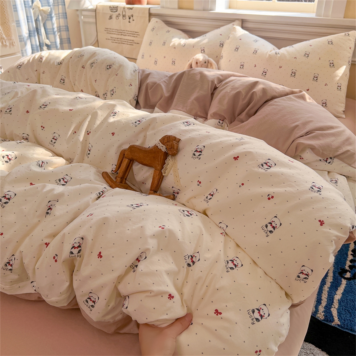 91家纺网 家纺一手货源 找家纺 瑞钰 2026新款A类古法水洗仿棉云感纱四件套幸运熊