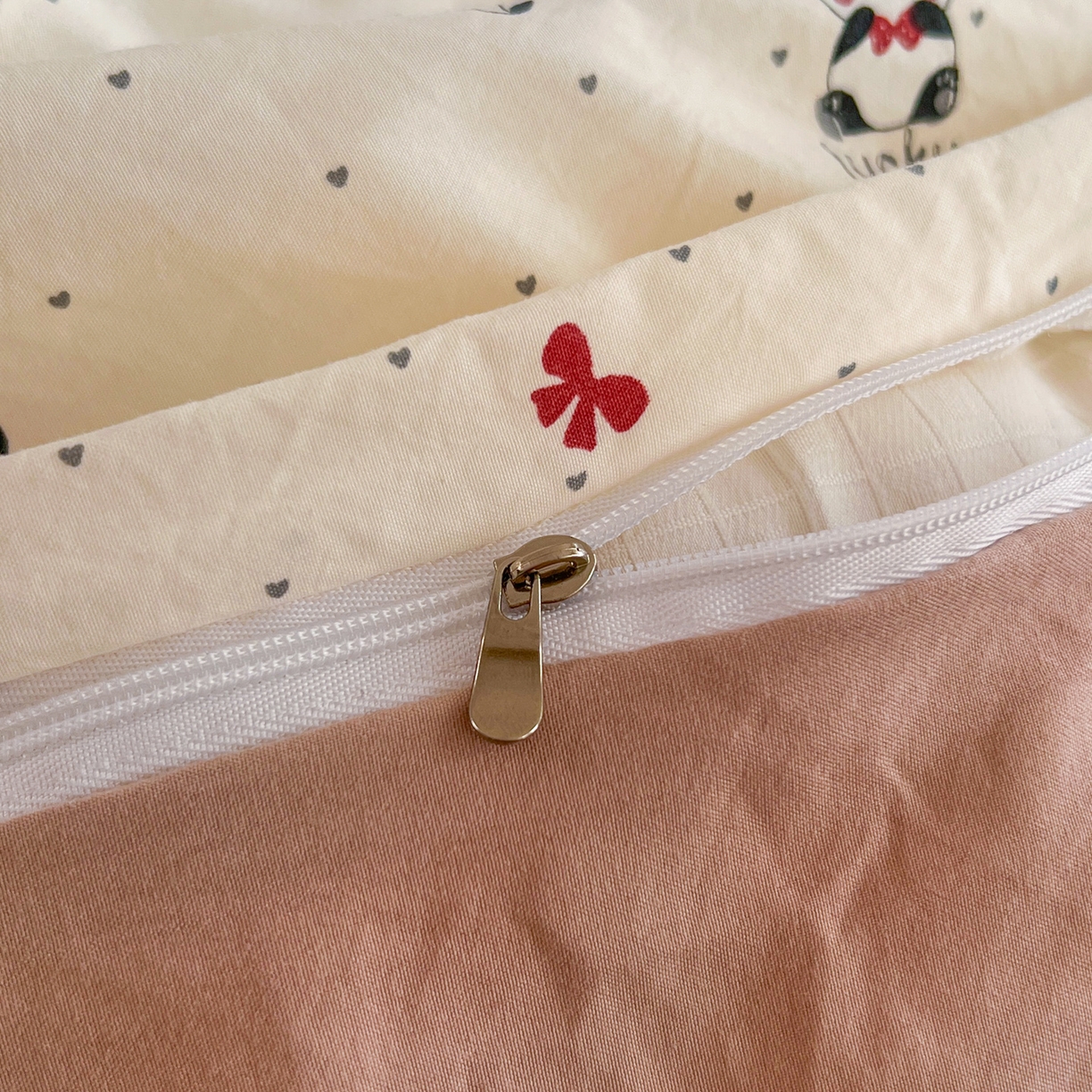 91家纺网 家纺一手货源 找家纺 瑞钰 2026新款A类古法水洗仿棉云感纱四件套幸运熊