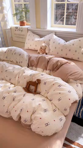 91家纺网 家纺一手货源 找家纺 瑞钰 2026新款A类古法水洗仿棉云感纱四件套幸运熊