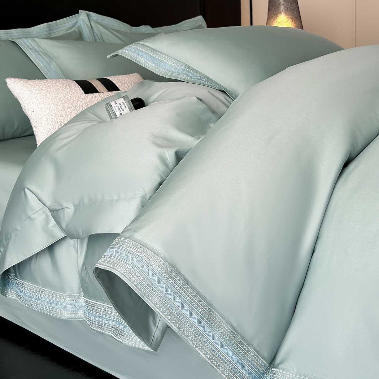 91家纺网 家纺一手货源 找家纺 （总）置顶家纺 2025新款50双股支长绒棉纯棉宽边四件套-米西雅