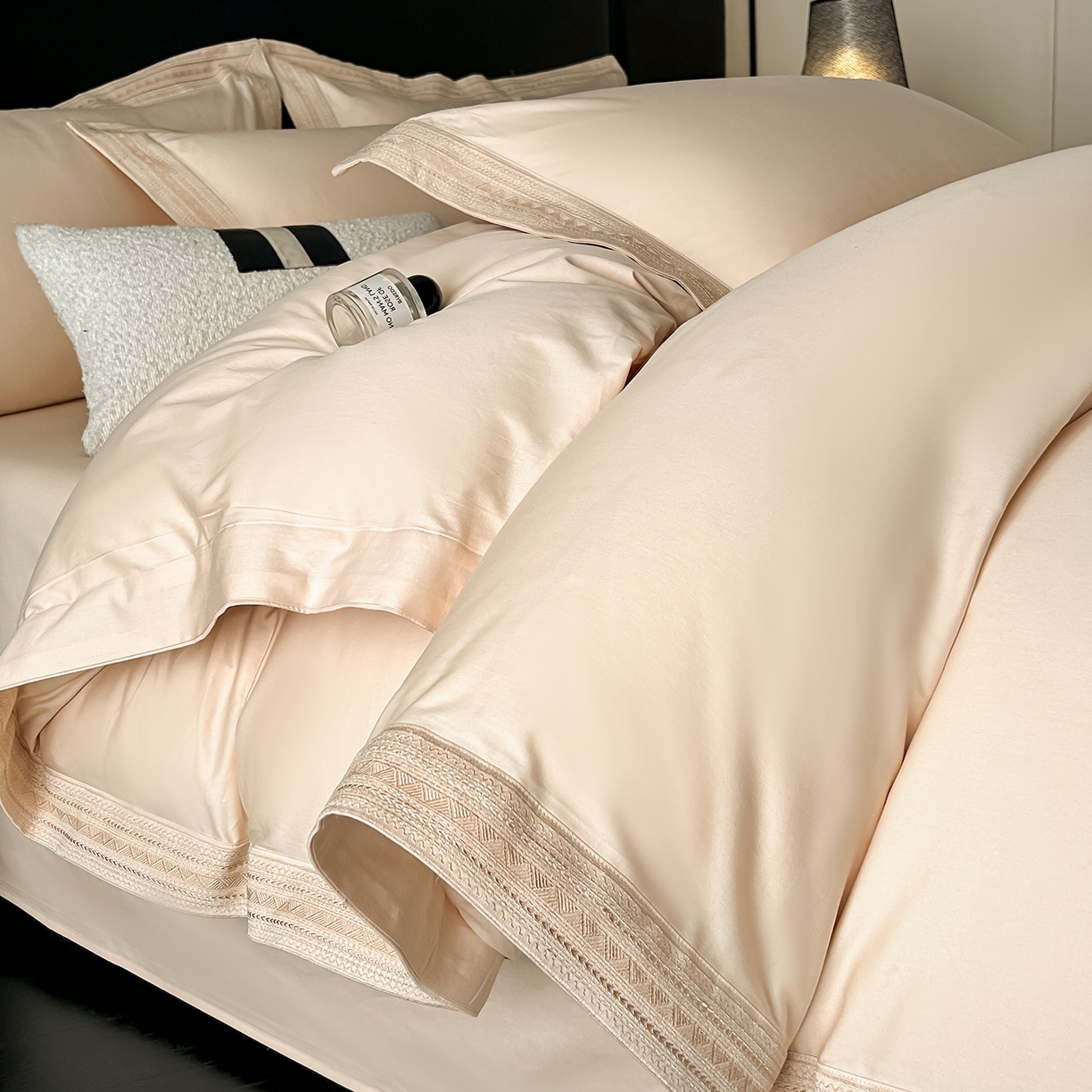 91家纺网 家纺一手货源 找家纺 （总）置顶家纺 2025新款50双股支长绒棉纯棉宽边四件套-米西雅