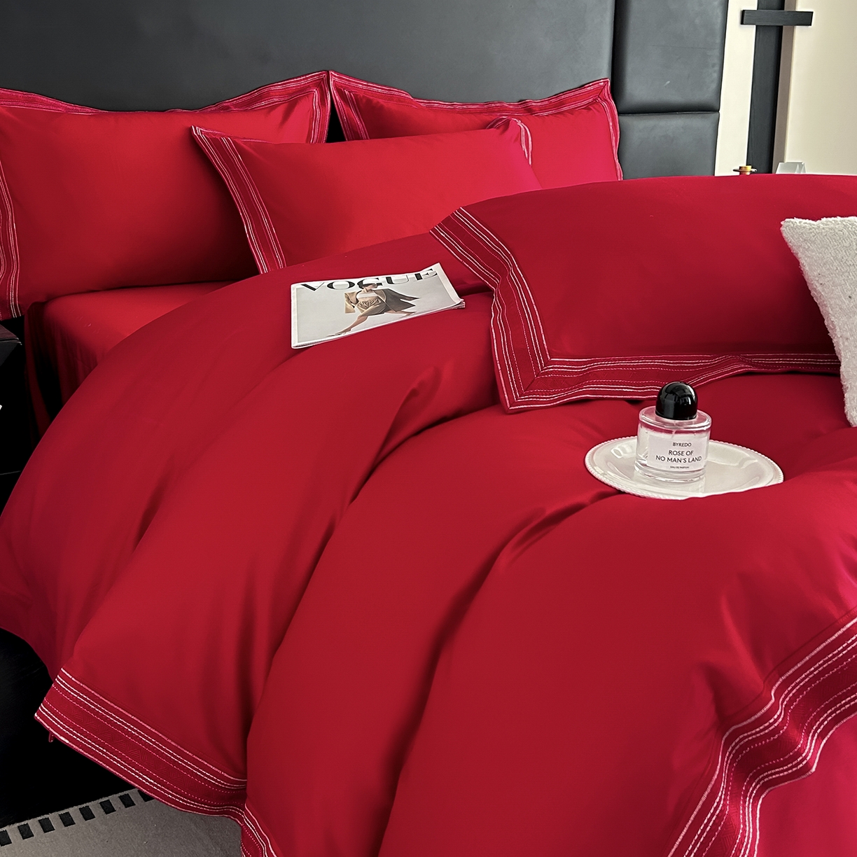 91家纺网 家纺一手货源 找家纺 置顶家纺 2025新款50双股支长绒棉纯棉宽边四件套-米西雅 米西雅-大红