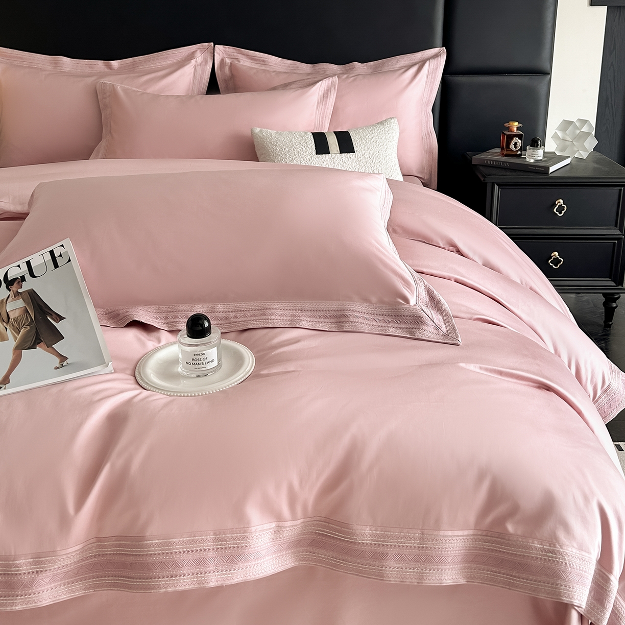 91家纺网 家纺一手货源 找家纺 置顶家纺 2025新款50双股支长绒棉纯棉宽边四件套-米西雅 米西雅-豆沙紫