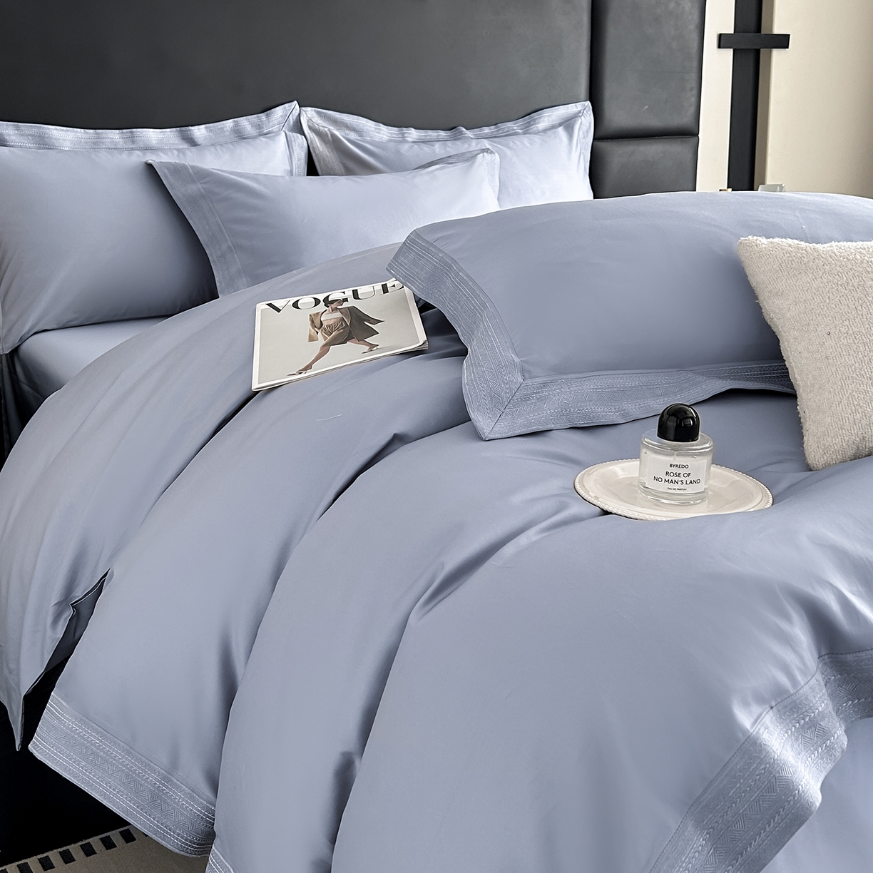 91家纺网 家纺一手货源 找家纺 置顶家纺 2025新款50双股支长绒棉纯棉宽边四件套-米西雅 米西雅-米灰色