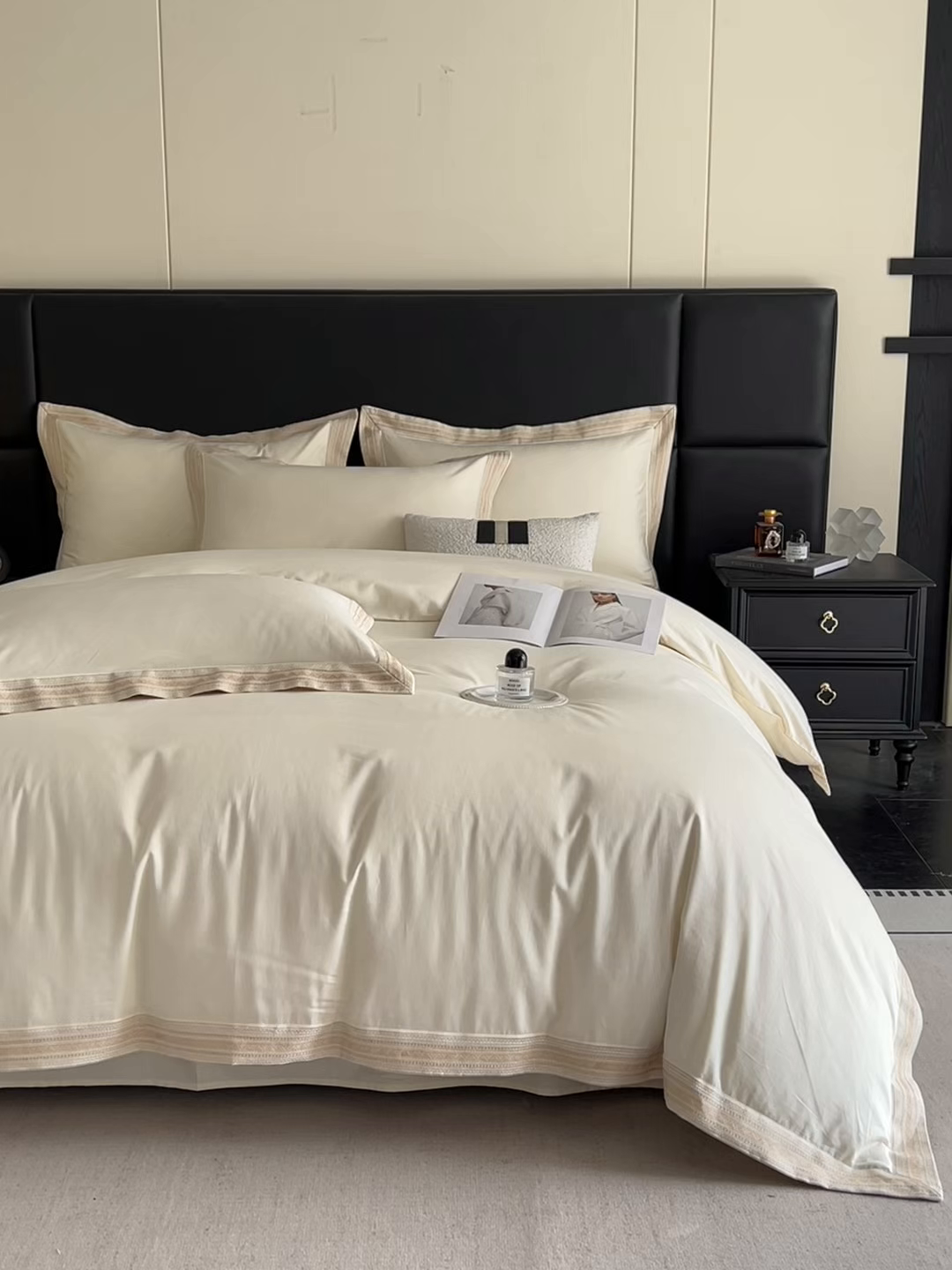 91家纺网 家纺一手货源 找家纺 置顶家纺 2025新款50双股支长绒棉纯棉宽边四件套-米西雅 米西雅-奶昔白