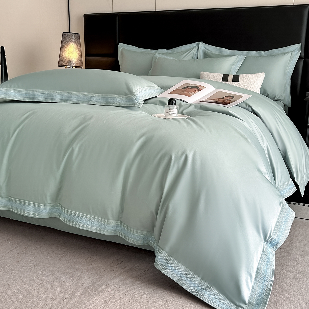 91家纺网 家纺一手货源 找家纺 置顶家纺 2025新款50双股支长绒棉纯棉宽边四件套-米西雅 米西雅-水蓝