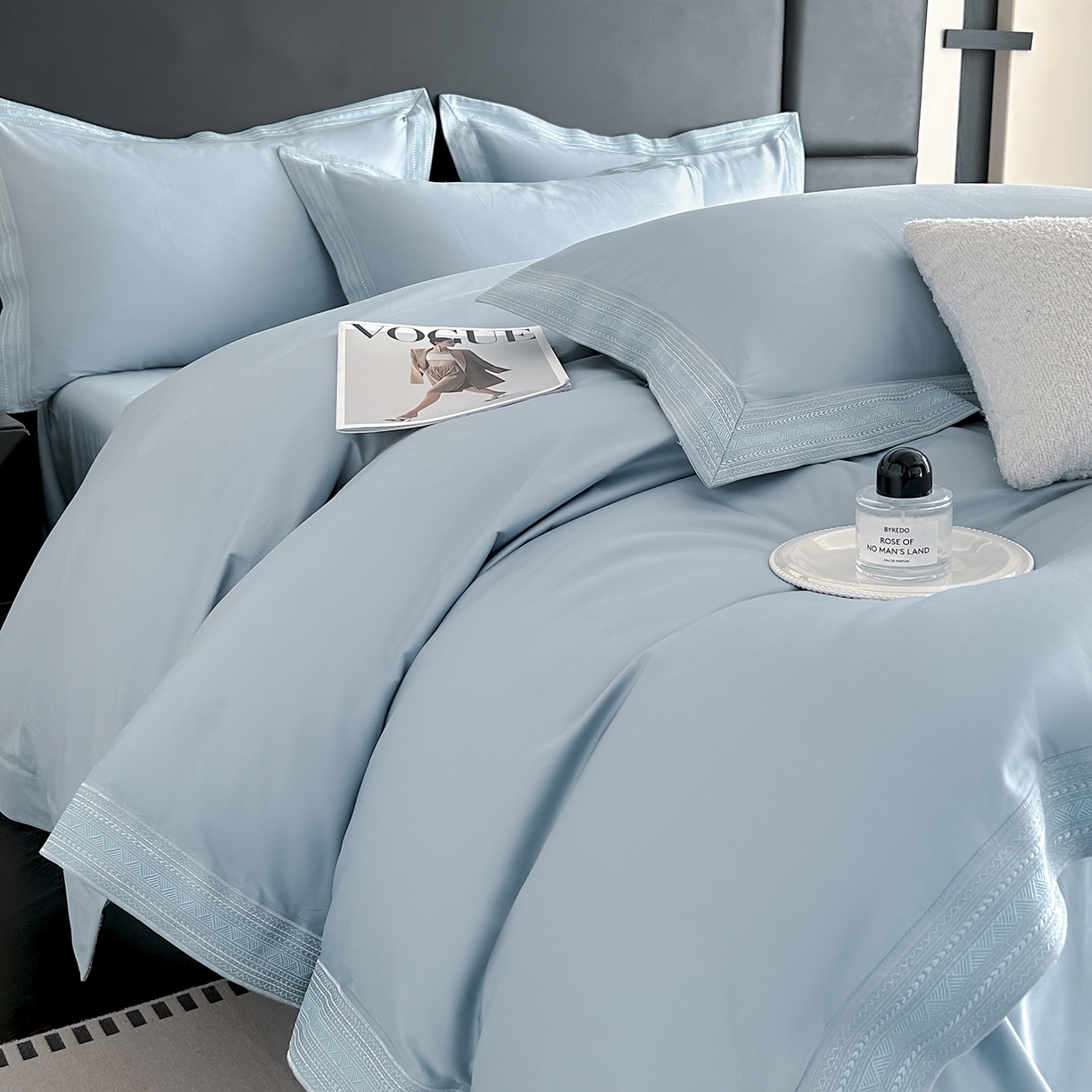 91家纺网 家纺一手货源 找家纺 置顶家纺 2025新款50双股支长绒棉纯棉宽边四件套-米西雅 米西雅-天蓝