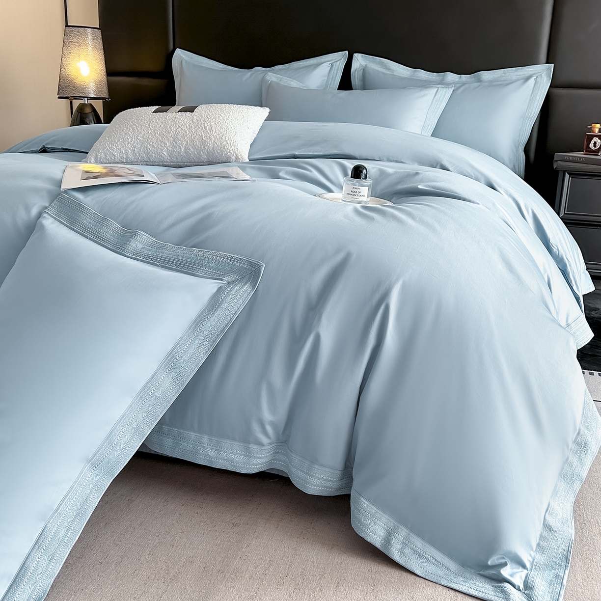 91家纺网 家纺一手货源 找家纺 置顶家纺 2025新款50双股支长绒棉纯棉宽边四件套-米西雅 米西雅-天蓝