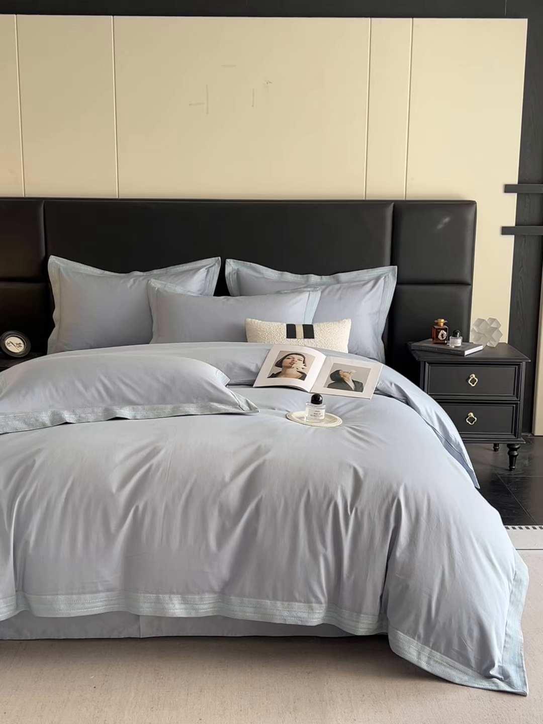 91家纺网 家纺一手货源 找家纺 置顶家纺 2025新款50双股支长绒棉纯棉宽边四件套-米西雅 米西雅-天蓝