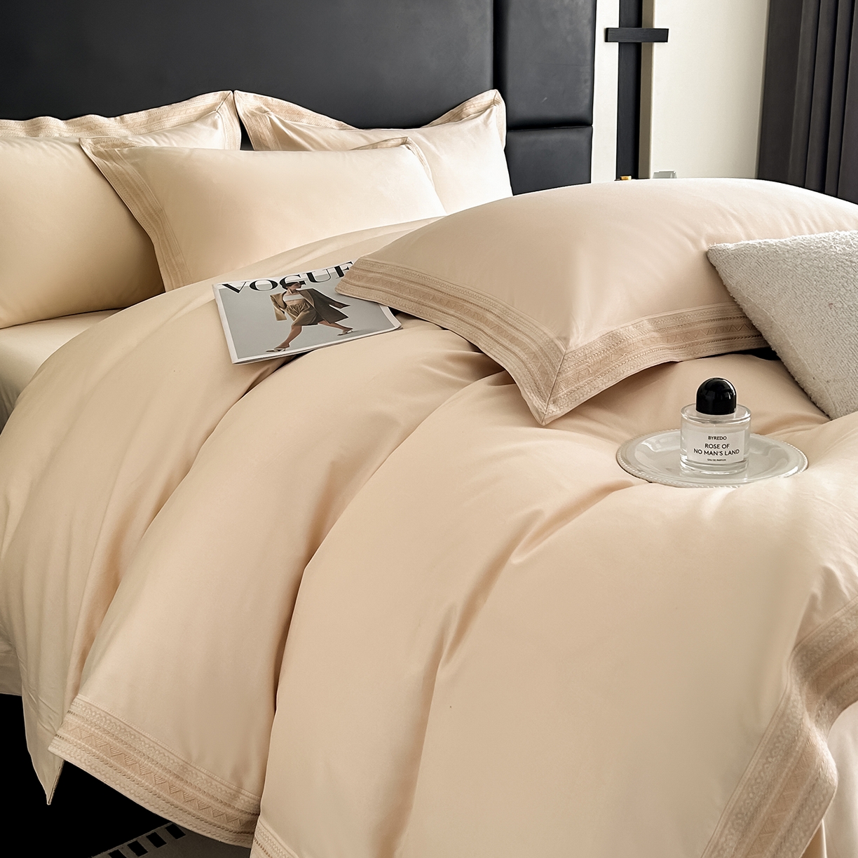 91家纺网 家纺一手货源 找家纺 置顶家纺 2025新款50双股支长绒棉纯棉宽边四件套-米西雅 米西雅-香槟