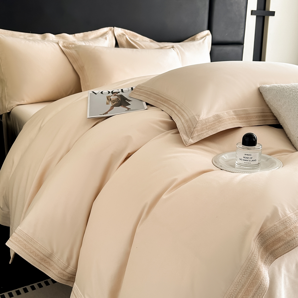 91家纺网 家纺一手货源 找家纺 置顶家纺 2025新款50双股支长绒棉纯棉宽边四件套-米西雅 米西雅-香槟