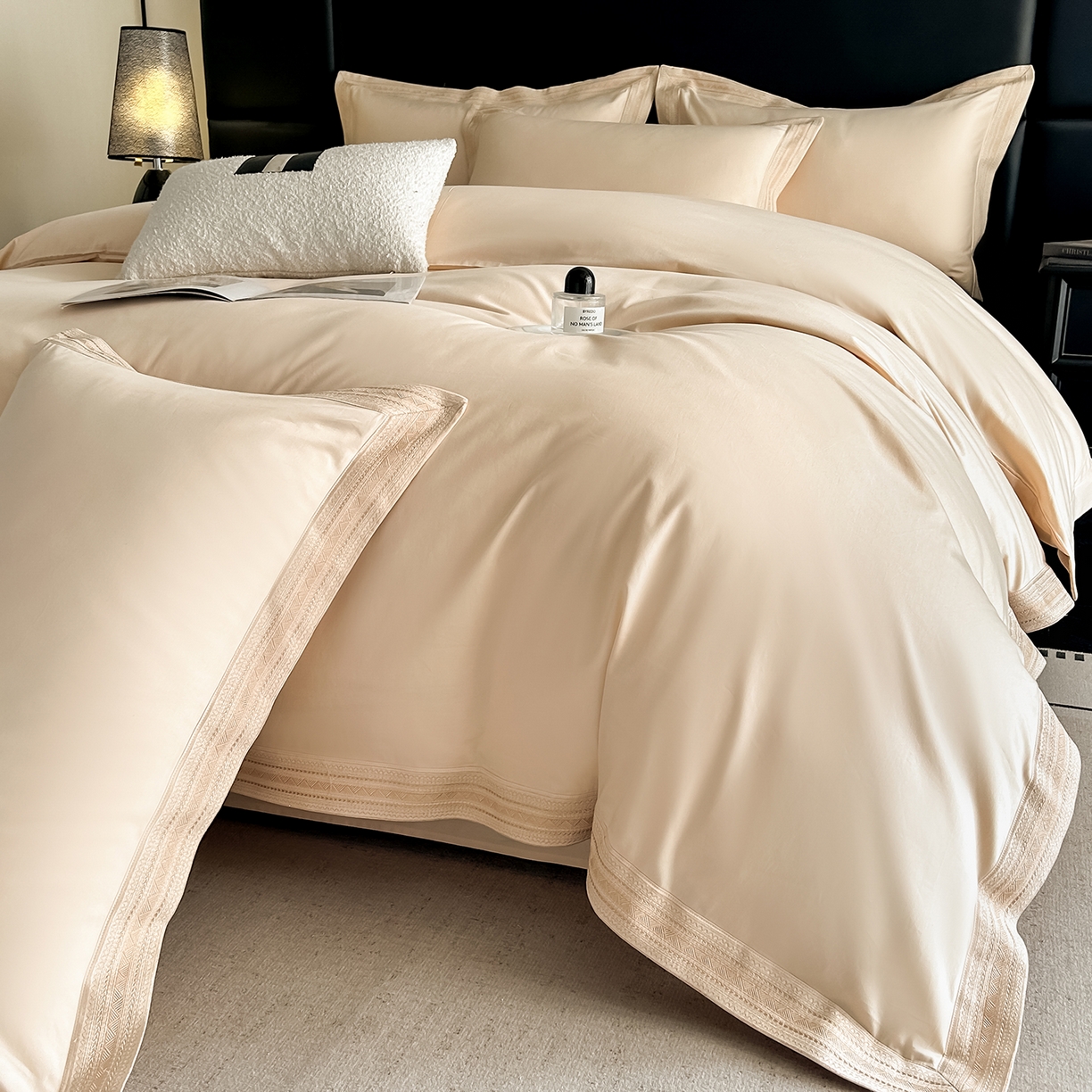 91家纺网 家纺一手货源 找家纺 置顶家纺 2025新款50双股支长绒棉纯棉宽边四件套-米西雅 米西雅-香槟