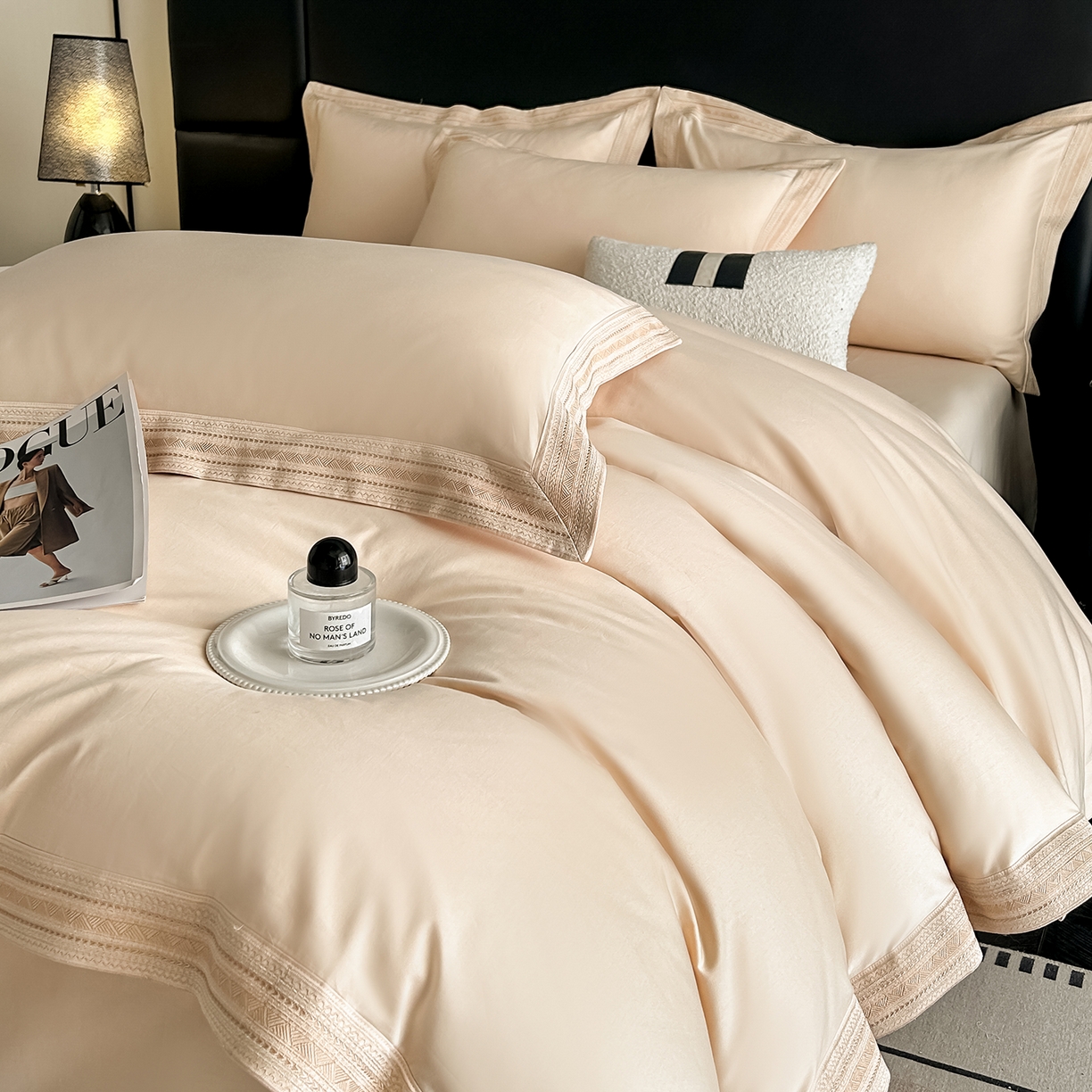 91家纺网 家纺一手货源 找家纺 置顶家纺 2025新款50双股支长绒棉纯棉宽边四件套-米西雅 米西雅-香槟