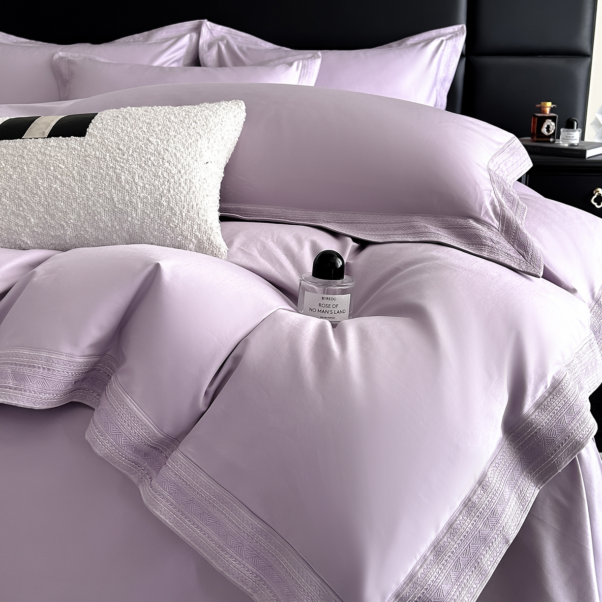 91家纺网 家纺一手货源 找家纺 置顶家纺 2025新款50双股支长绒棉纯棉宽边四件套-米西雅 米西雅-香芋紫