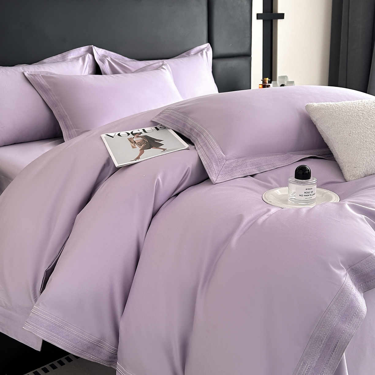 91家纺网 家纺一手货源 找家纺 置顶家纺 2025新款50双股支长绒棉纯棉宽边四件套-米西雅 米西雅-香芋紫