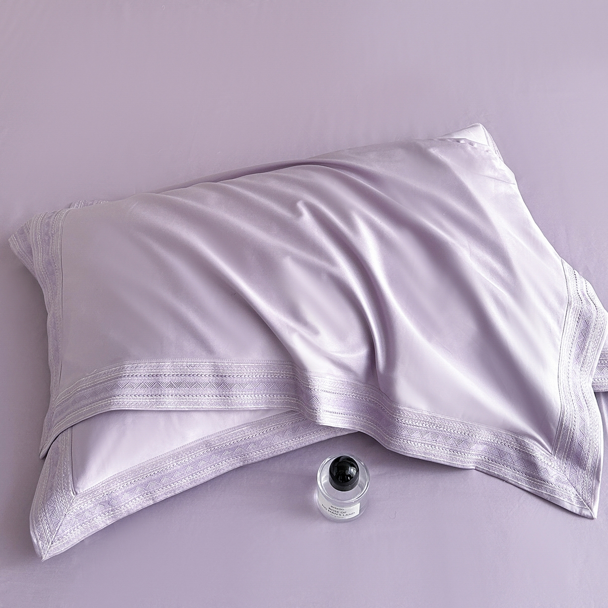 91家纺网 家纺一手货源 找家纺 置顶家纺 2025新款50双股支长绒棉纯棉宽边四件套-米西雅 米西雅-香芋紫