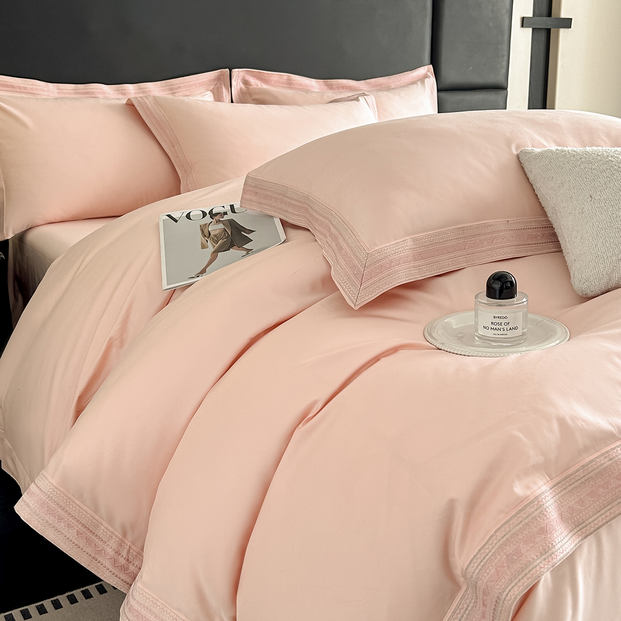 91家纺网 家纺一手货源 找家纺 置顶家纺 2025新款50双股支长绒棉纯棉宽边四件套-米西雅 米西雅-玉色