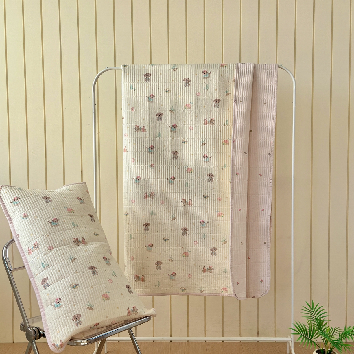 91家纺网 家纺一手货源 找家纺 乐童家纺 2026新款双面纯棉小清新印花床盖款四件套 床盖款-彩绘汪汪