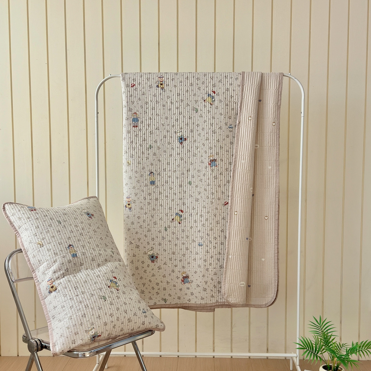 91家纺网 家纺一手货源 找家纺 乐童家纺 2026新款双面纯棉小清新印花床盖款四件套 床盖款-口袋故事