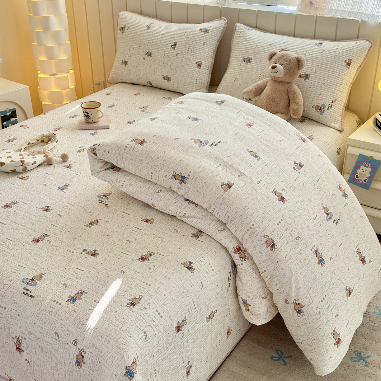 91家纺网 家纺一手货源 找家纺 乐童家纺 2026新款双面纯棉小清新印花床盖款四件套 床盖款-兔兔邮票集