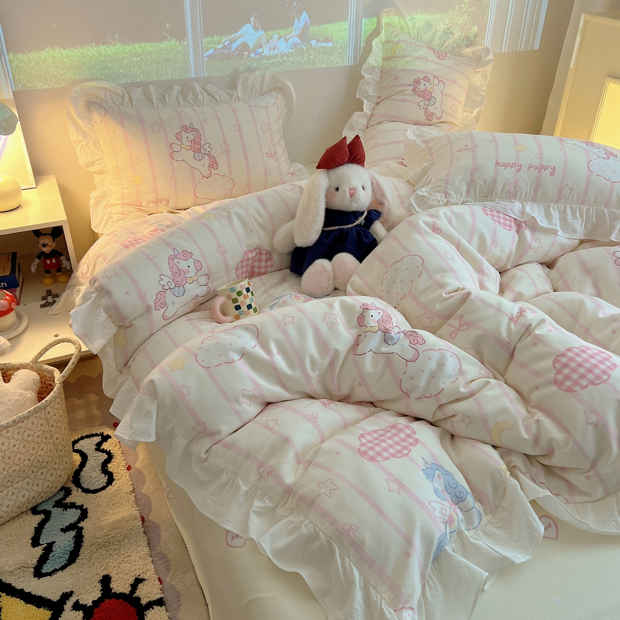 91家纺网 家纺一手货源 找家纺 六巷胡同 2026春夏新款韩系花边款卡通全棉四件套（第二系列）风格一 花边梦幻星河马