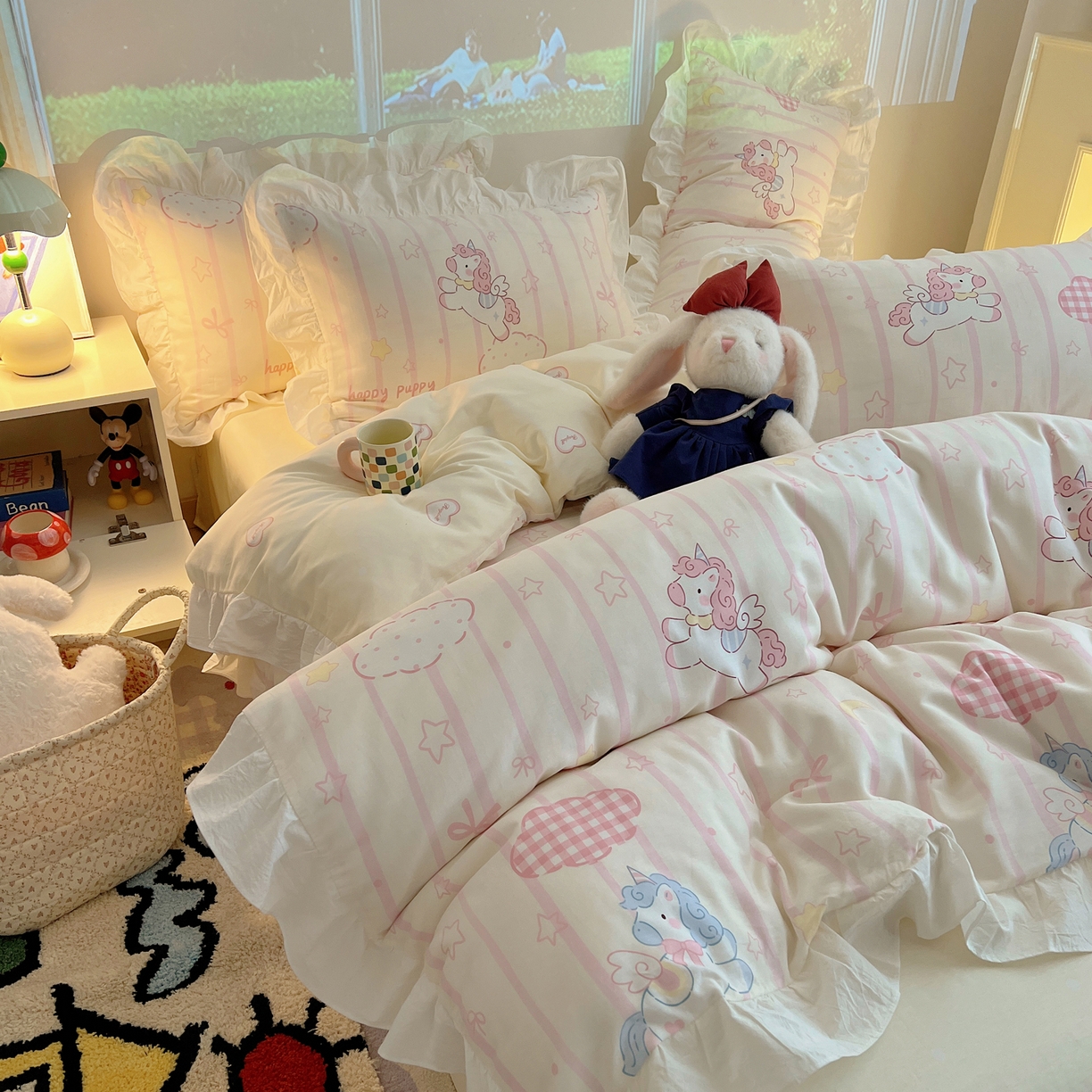 91家纺网 家纺一手货源 找家纺 六巷胡同 2026春夏新款韩系花边款卡通全棉四件套（第二系列）风格一 花边梦幻星河马