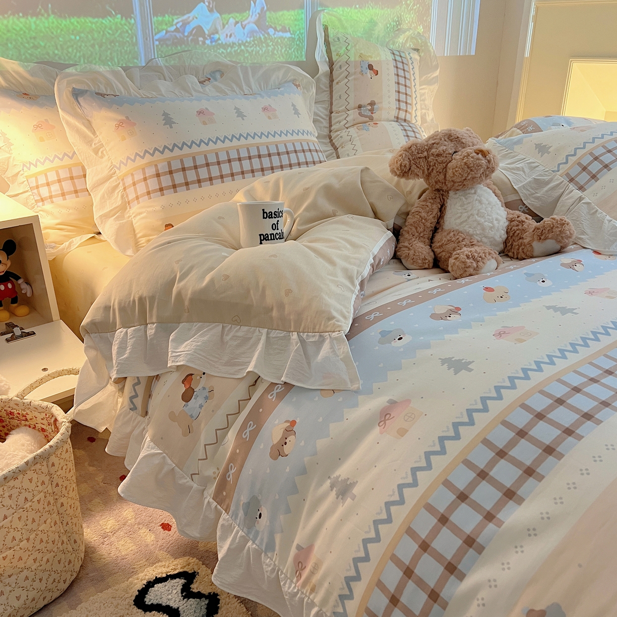 91家纺网 家纺一手货源 找家纺 六巷胡同 2026春夏新款韩系花边款卡通全棉四件套（第二系列）风格一 花边费尔岛狗狗