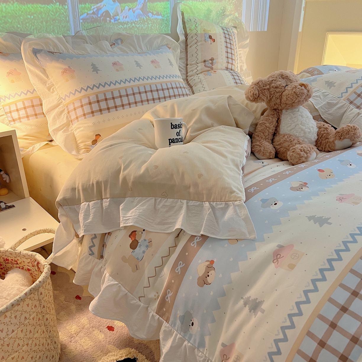 91家纺网 家纺一手货源 找家纺 六巷胡同 2026春夏新款韩系花边款卡通全棉四件套（第二系列）风格一 花边费尔岛狗狗