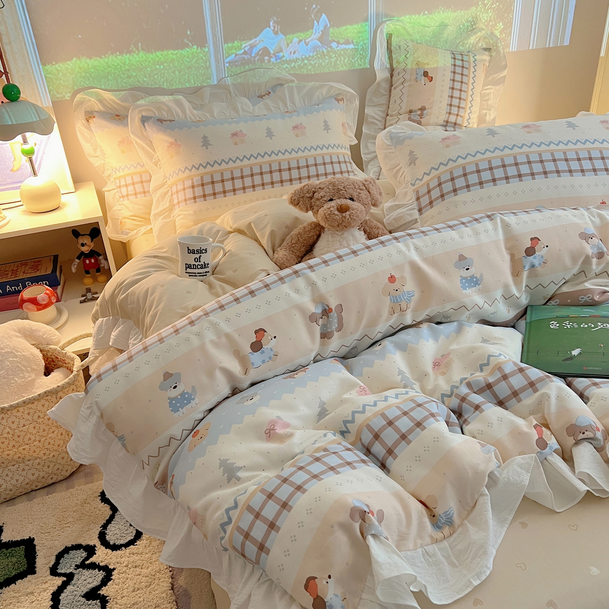 91家纺网 家纺一手货源 找家纺 六巷胡同 2026春夏新款韩系花边款卡通全棉四件套（第二系列）风格一 花边费尔岛狗狗