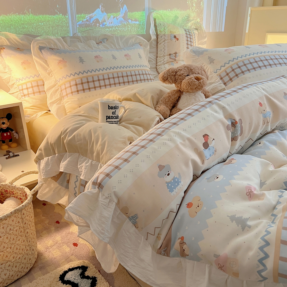 91家纺网 家纺一手货源 找家纺 六巷胡同 2026春夏新款韩系花边款卡通全棉四件套（第二系列）风格一 花边费尔岛狗狗