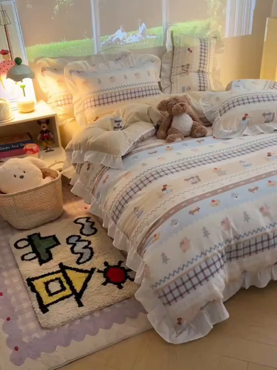 91家纺网 家纺一手货源 找家纺 六巷胡同 2026春夏新款韩系花边款卡通全棉四件套（第二系列）风格一 花边费尔岛狗狗