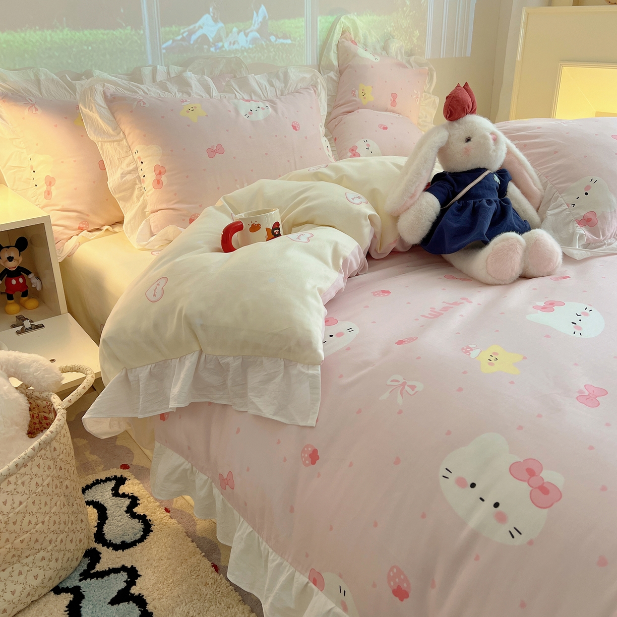 91家纺网 家纺一手货源 找家纺 六巷胡同 2026春夏新款韩系花边款卡通全棉四件套（第二系列）风格一 花边粉爱心喵喵